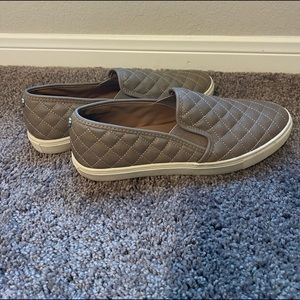 Steve Madden Tan Flats